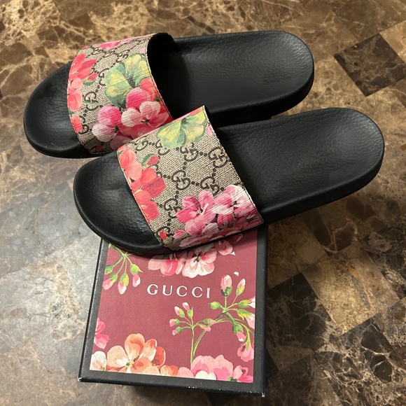 Gucci GG Slide Sandals-Authentic - Picture 1 of 7